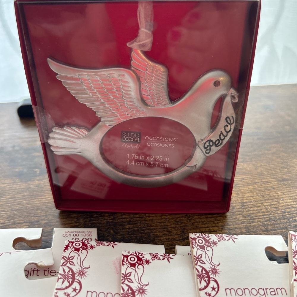 ✨Holiday Decor Bundle – Silver Candles, 17 Monogram Gift Ties, Peace Ornament🎁